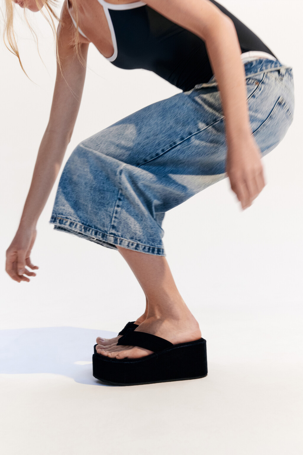 Сабо-вьетнамки на массивной платформе - цвет черный - 2