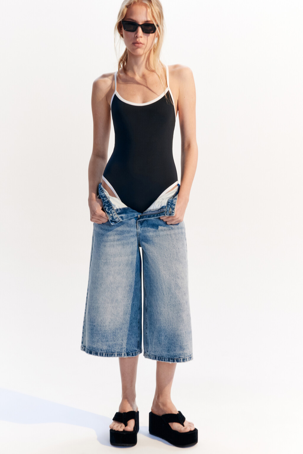 Сабо-вьетнамки на массивной платформе - цвет черный - 4