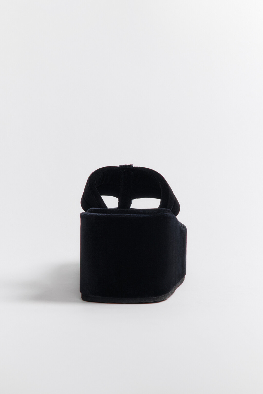 Сабо-вьетнамки на массивной платформе - цвет черный - 9