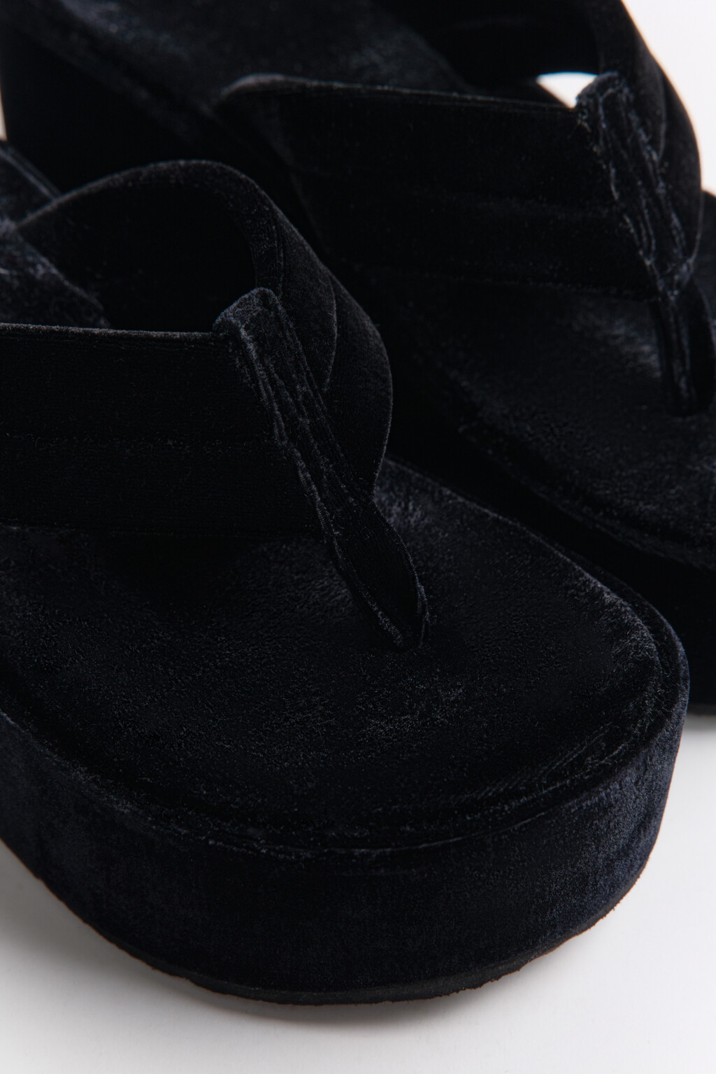 Сабо-вьетнамки на массивной платформе - цвет черный - 10