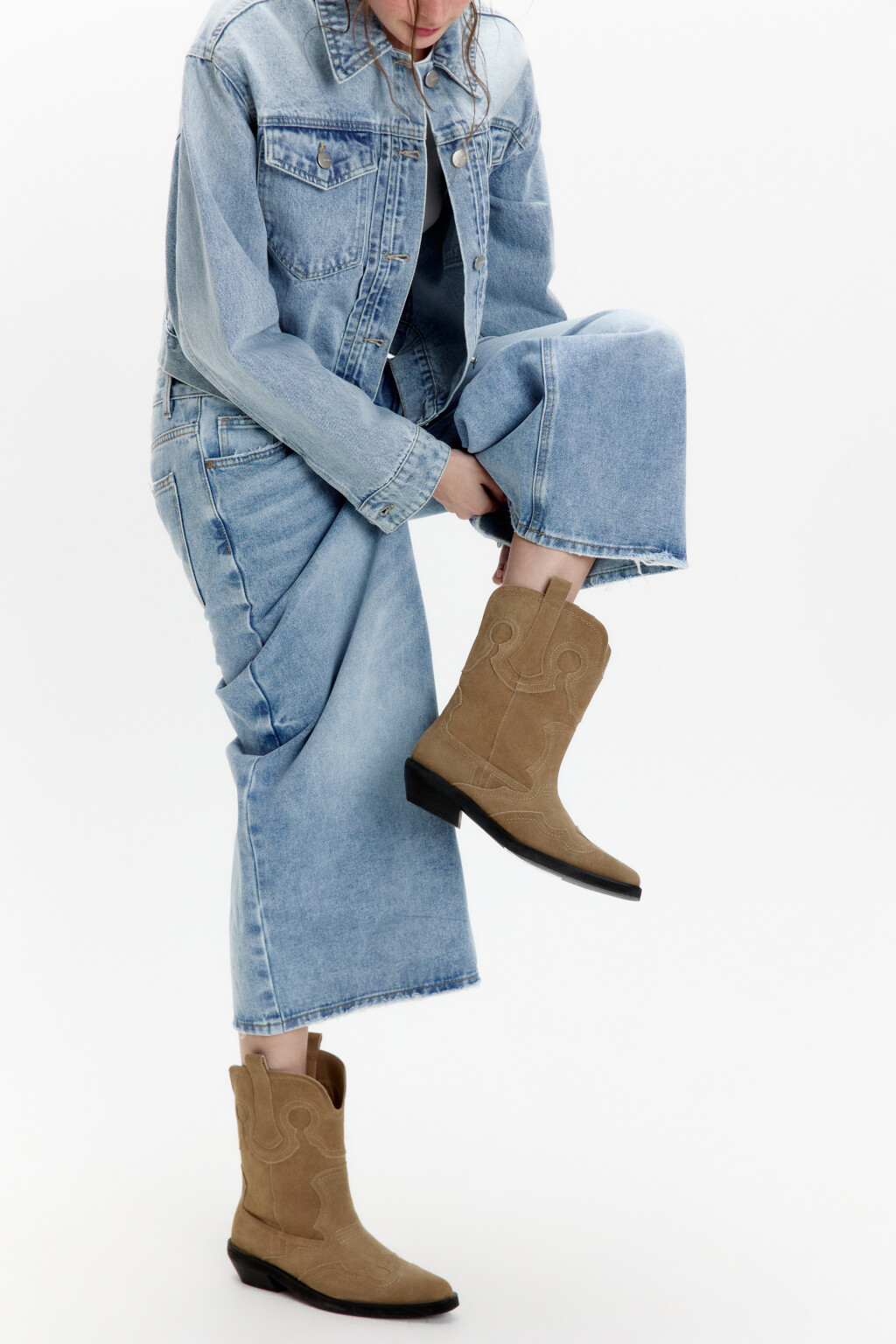 Полусапоги-казаки замшевые с узором - цвет коричневый - 7