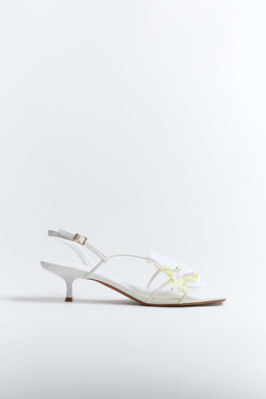 Босоножки с тонкими ремешками и цветком - цвет белый - 5