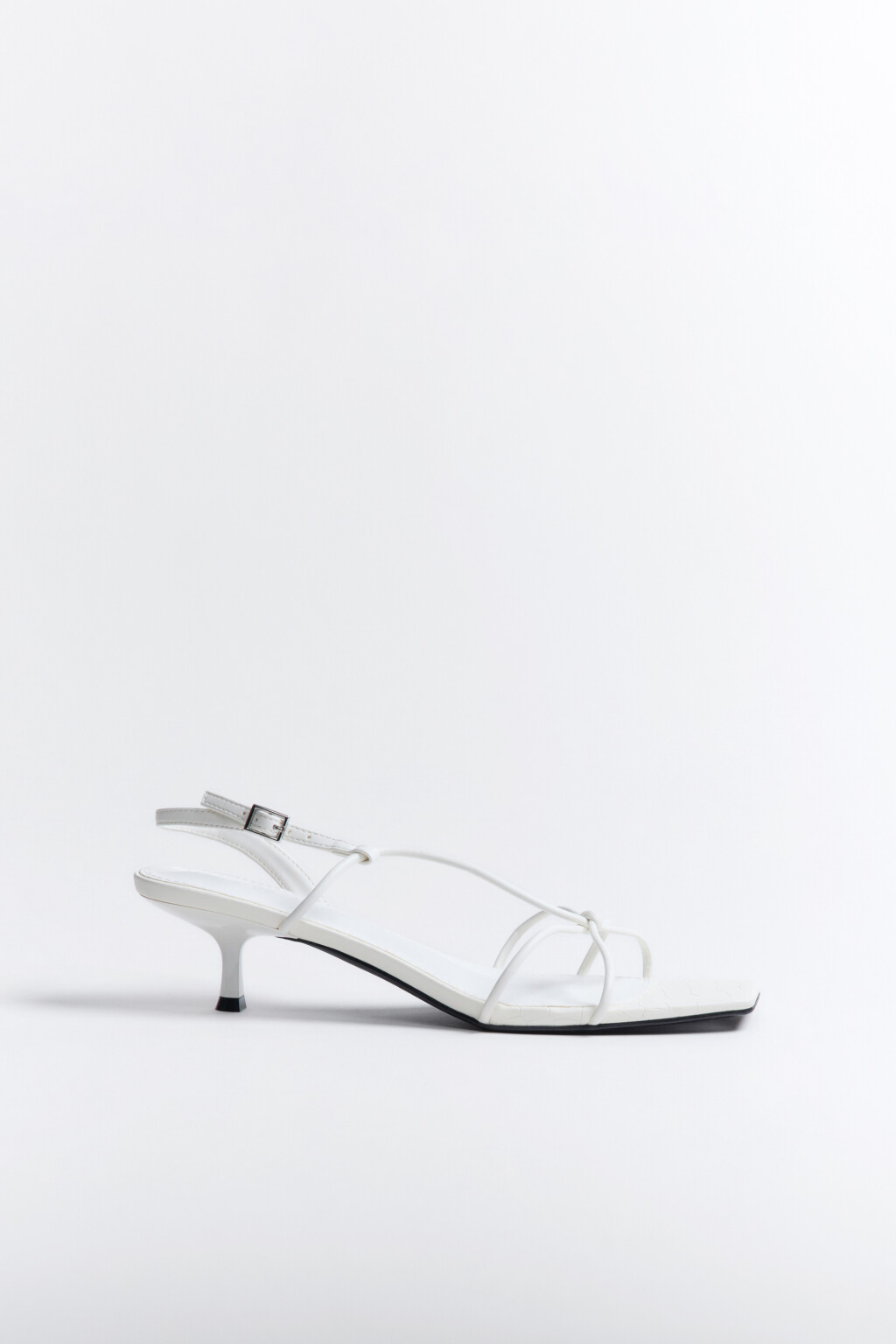 Босоножки с тонкими ремешками - цвет белый - 1