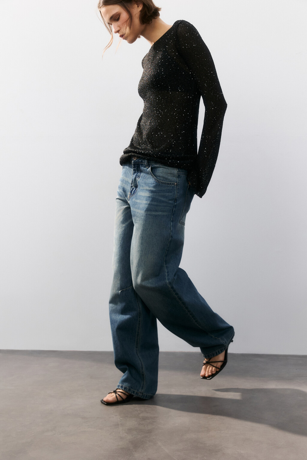 Босоножки с тонкими ремешками - цвет черный - 10