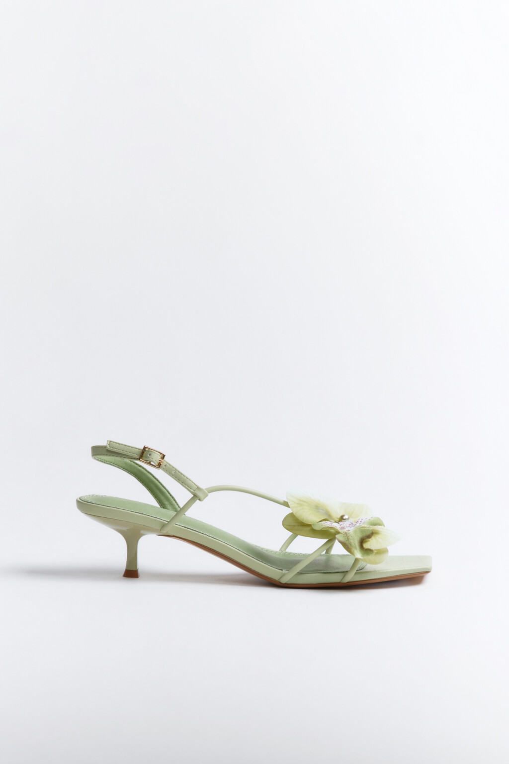 Босоножки на каблуке с цветком - цвет зеленый - 2