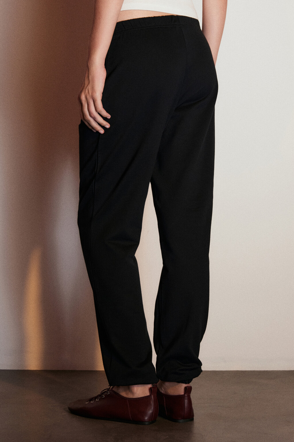 Брюки-джоггеры из футера - цвет черный - 3