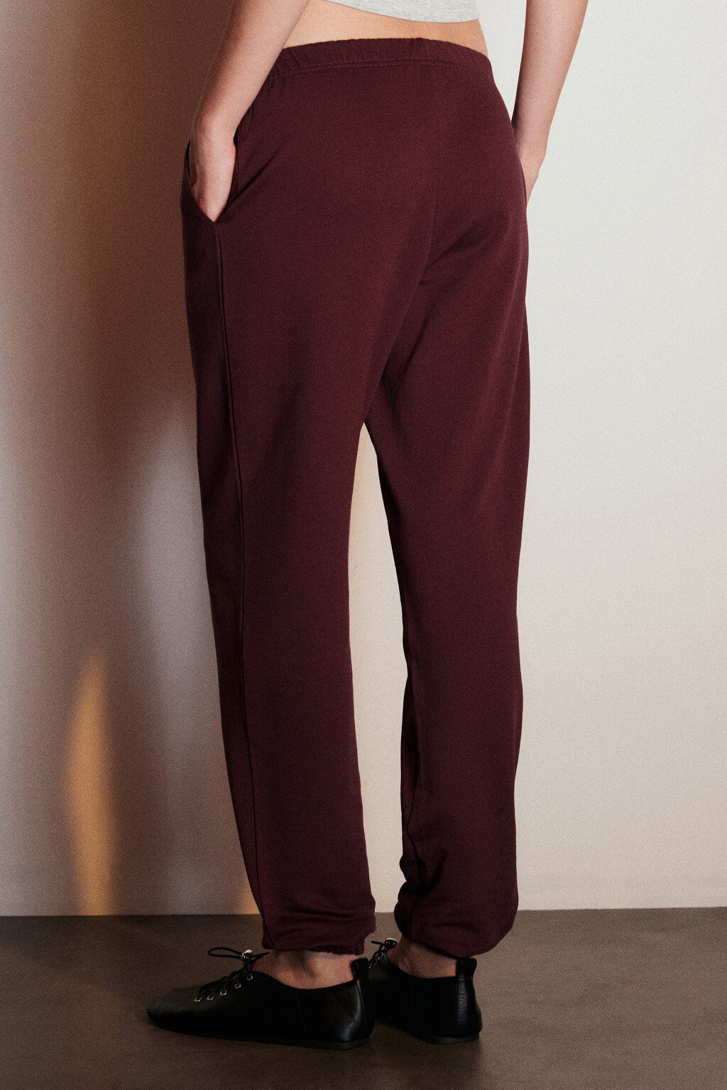 Брюки-джоггеры из футера - цвет бордовый - 4