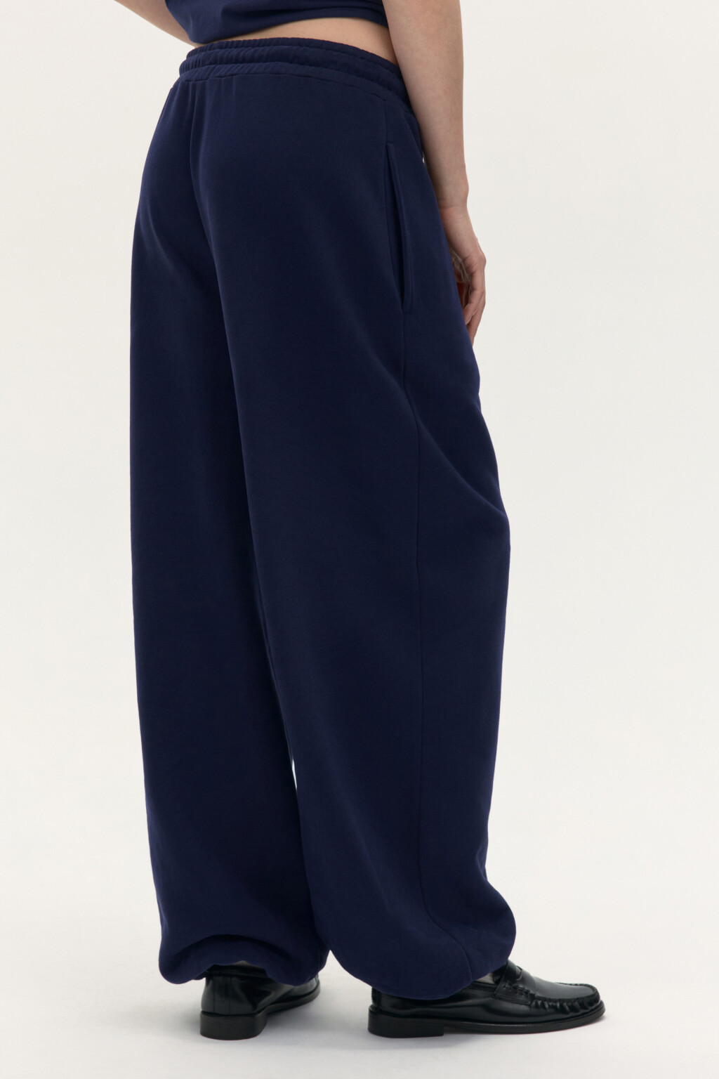 Брюки-джоггеры широкие из футера - цвет синий - 4