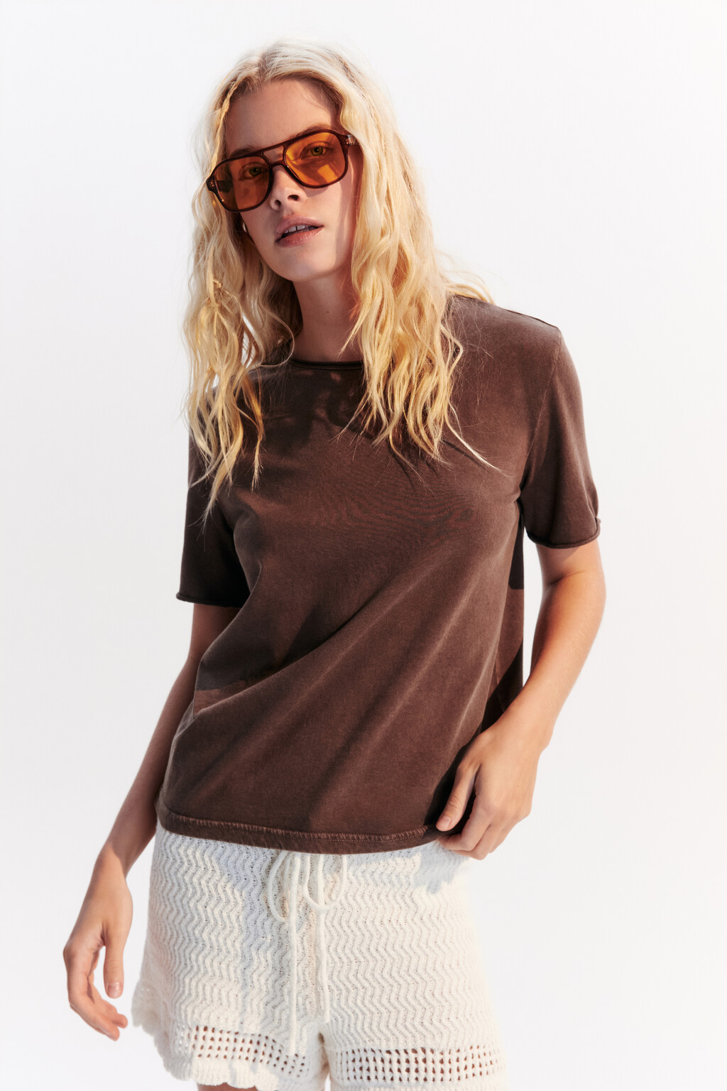 Футболка тонкая с вареным эффектом - цвет коричневый - 1