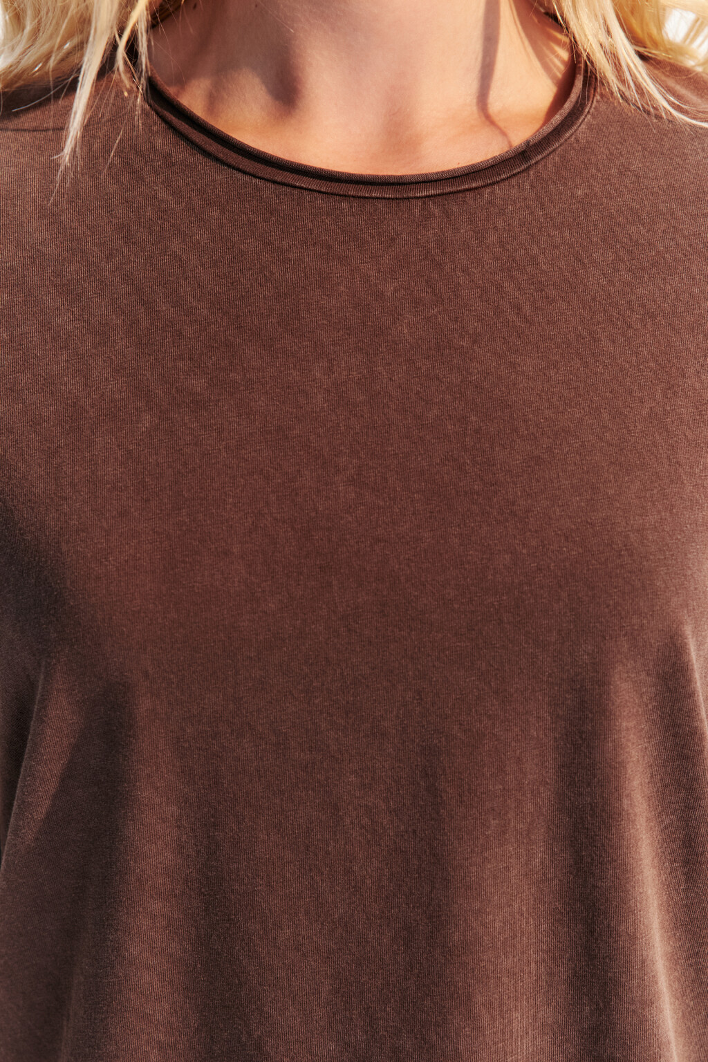 Футболка тонкая с вареным эффектом - цвет коричневый - 5