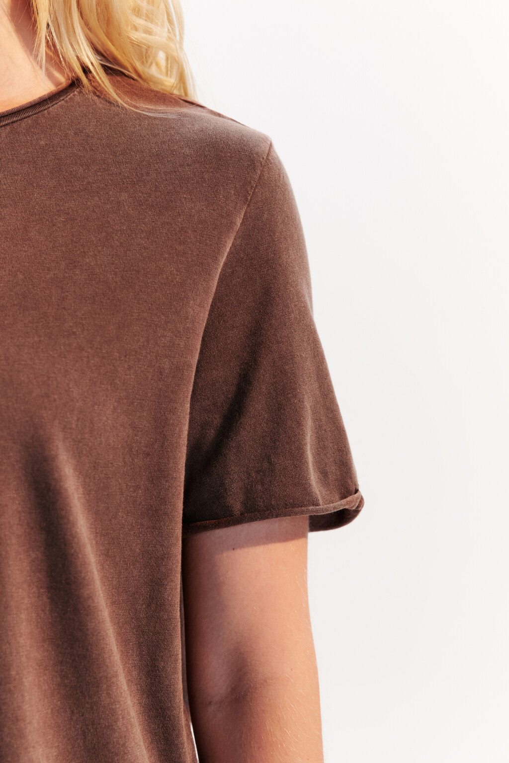 Футболка тонкая с вареным эффектом - цвет коричневый - 6