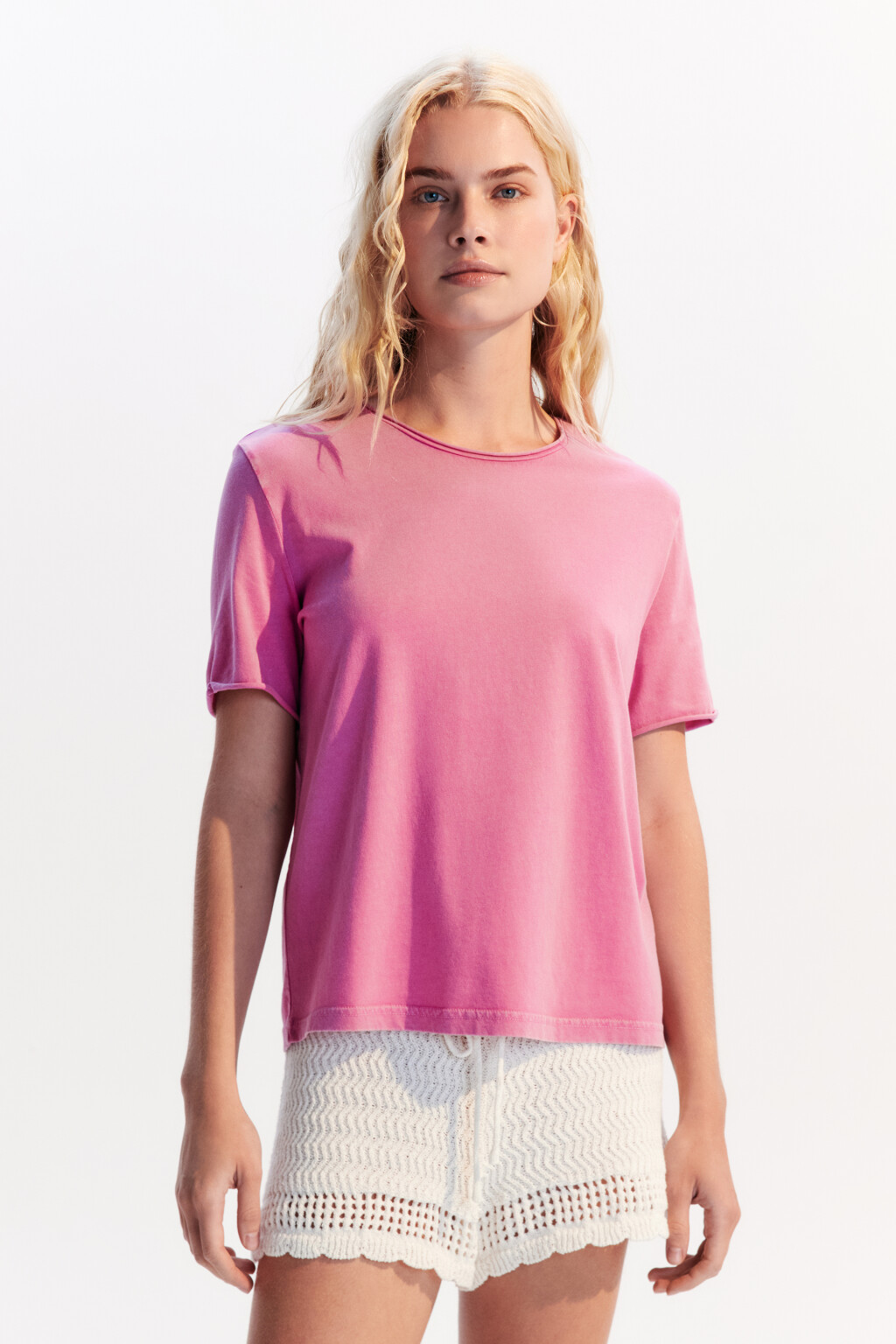 Футболка тонкая с вареным эффектом - цвет розовый - 2