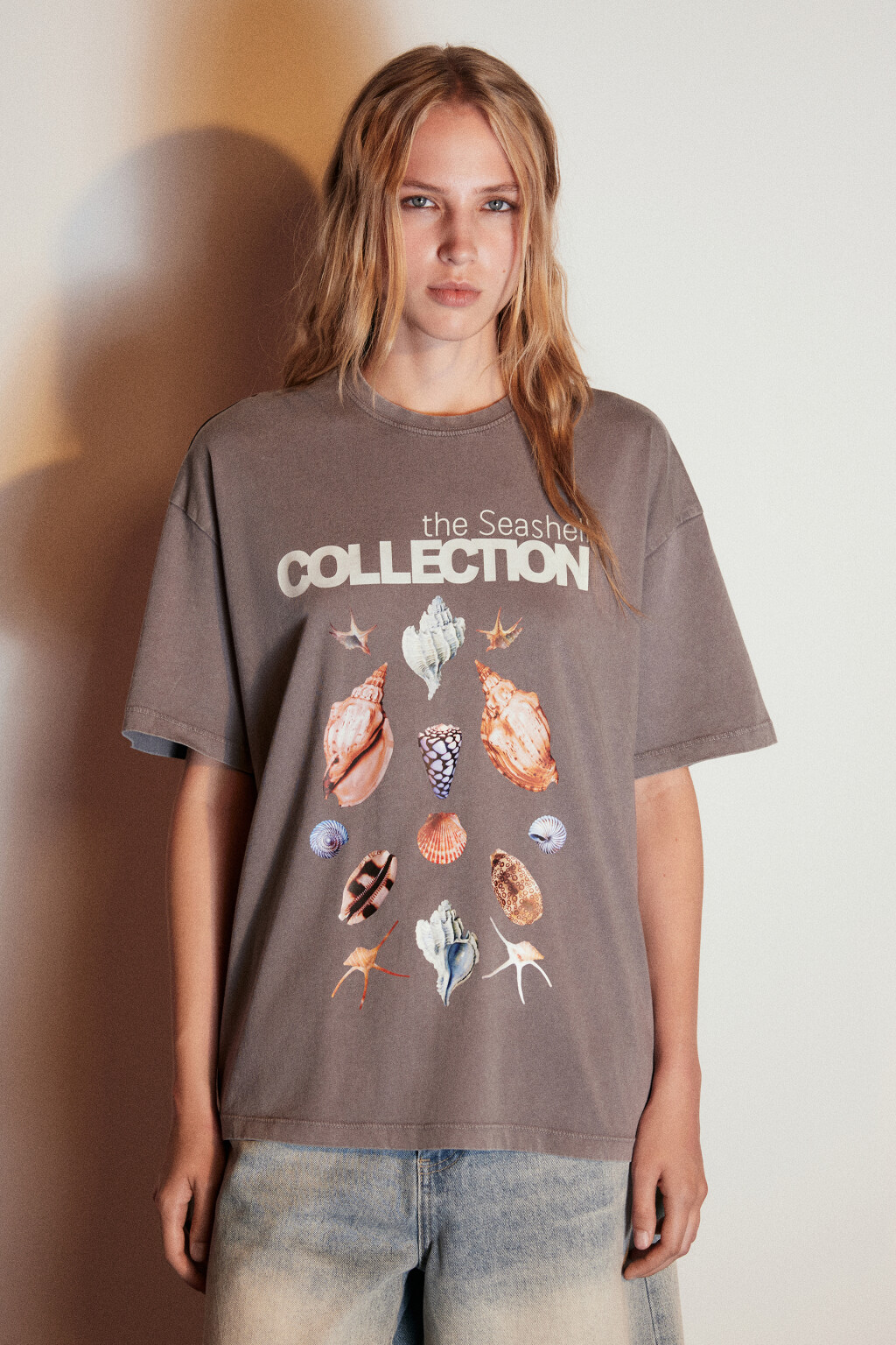 Футболка хлопковая с летним принтом - цвет серый - 2