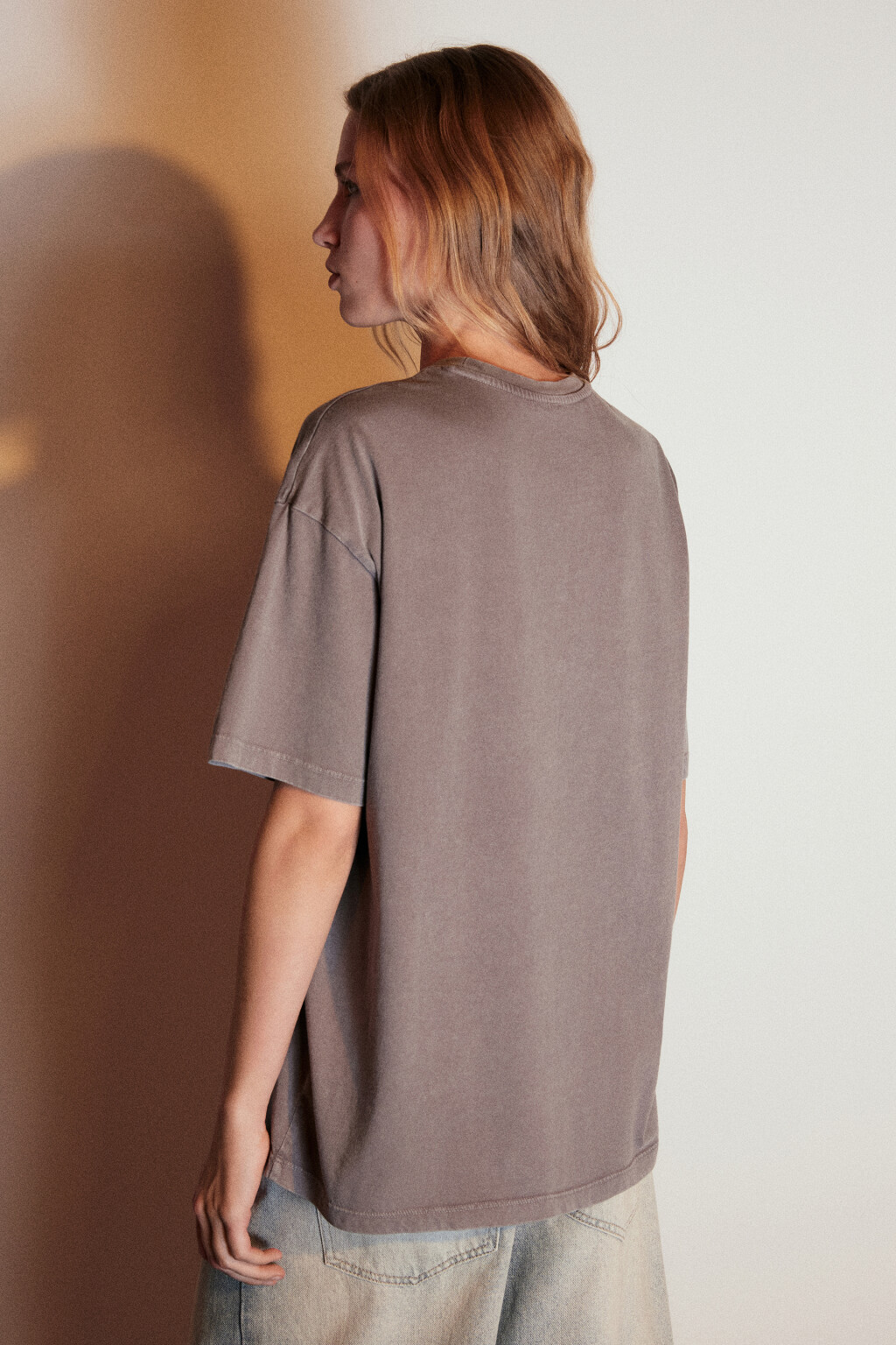 Футболка хлопковая с летним принтом - цвет серый - 3