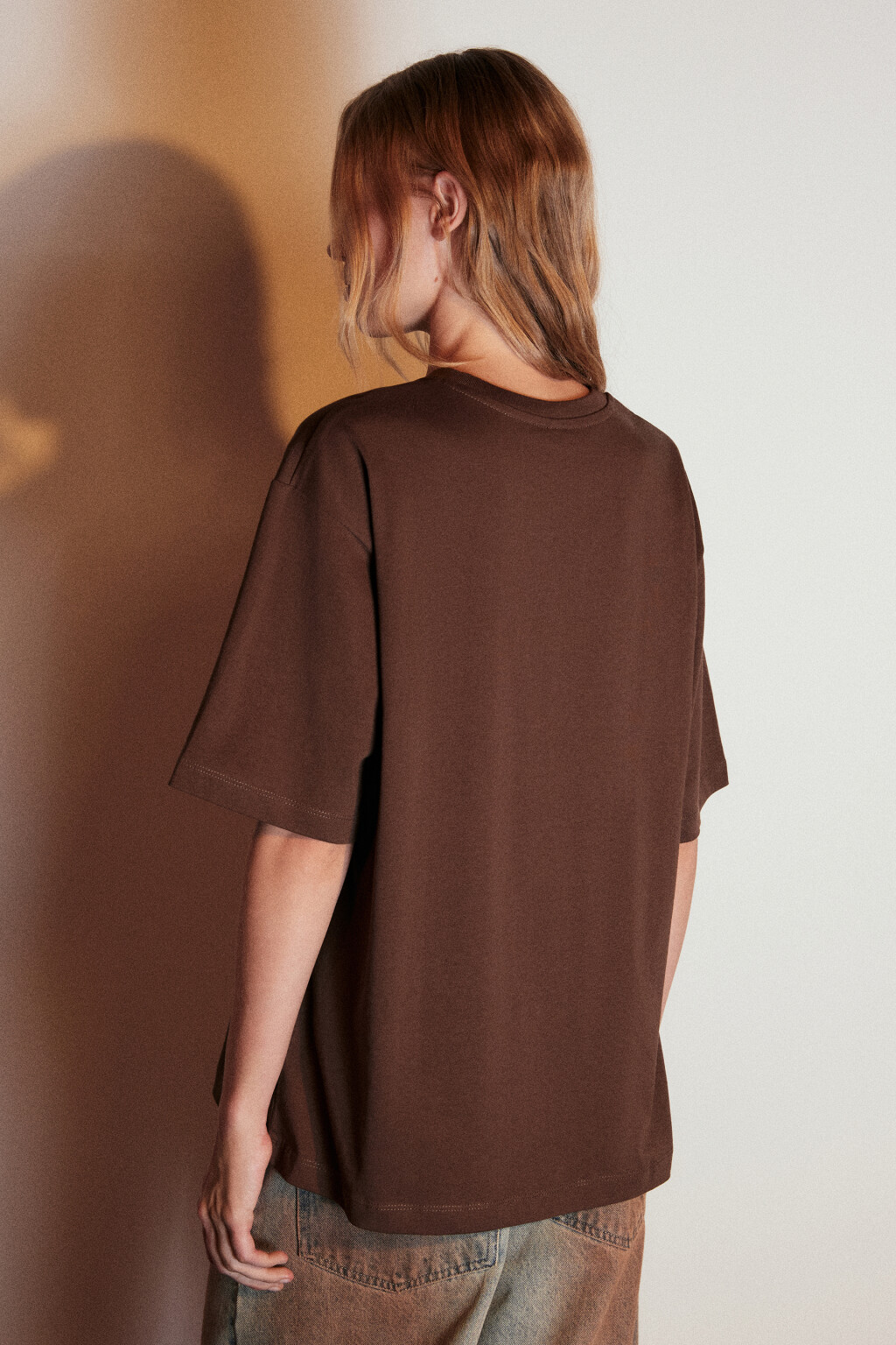 Футболка хлопковая с принтом - цвет коричневый - 4