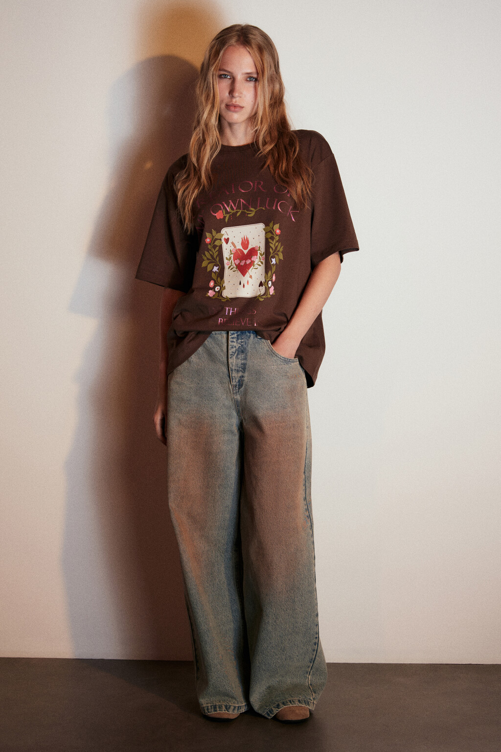 Футболка хлопковая с принтом - цвет коричневый - 5