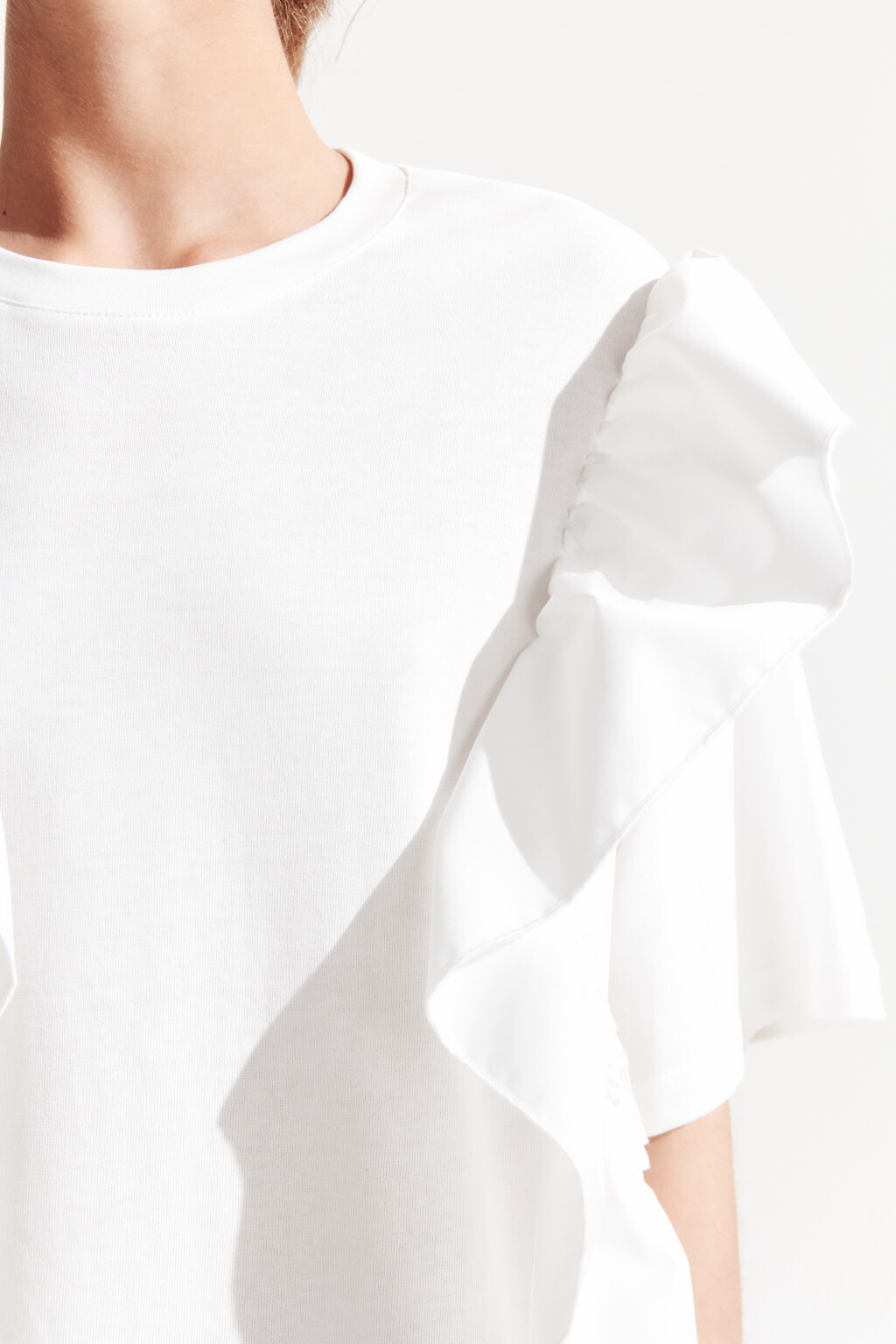 Футболка хлопковая с воланами - цвет белый - 6