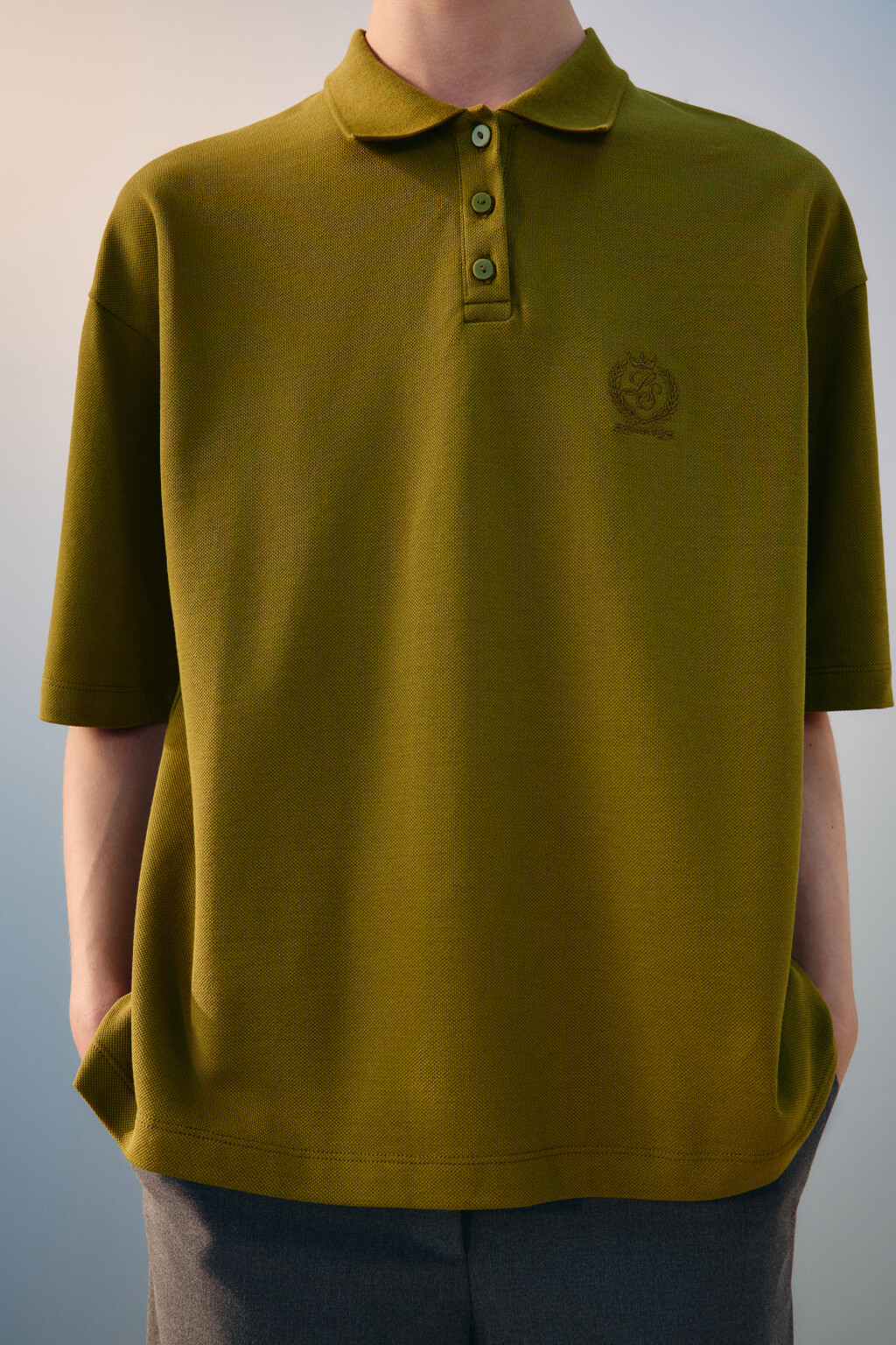 Футболка-поло с вышивкой - цвет зеленый - 5