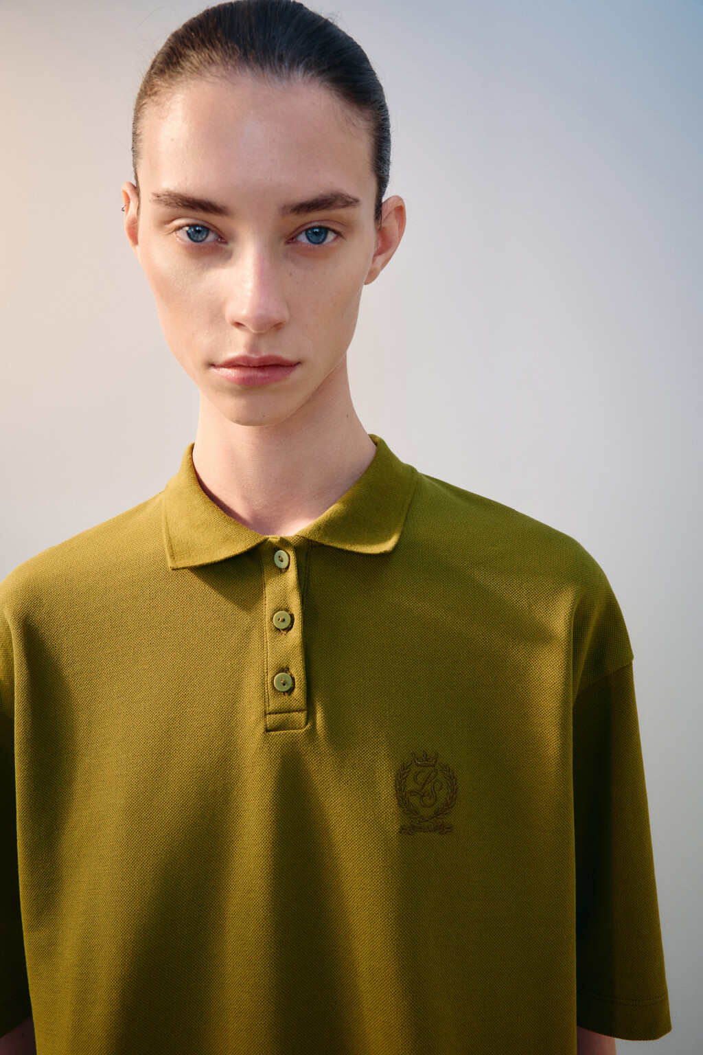 Футболка-поло с вышивкой - цвет зеленый - 6