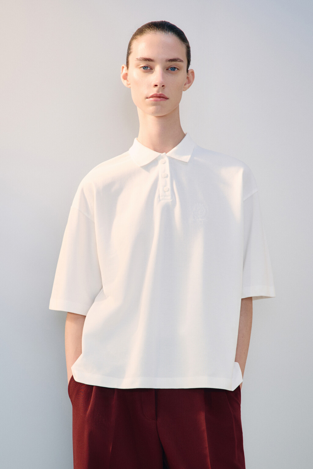 Футболка-поло с вышивкой - цвет белый - 2