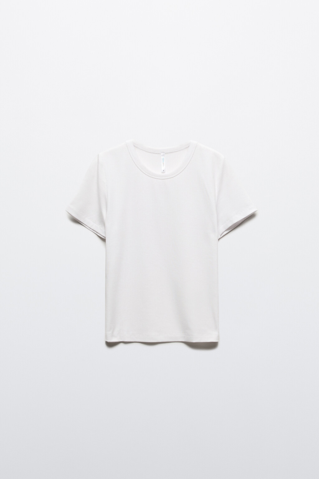 Футболка из фактурного трикотажа - цвет белый - 7