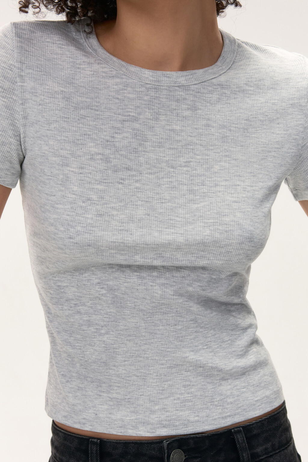 Футболка из фактурного трикотажа - цвет серый - 1