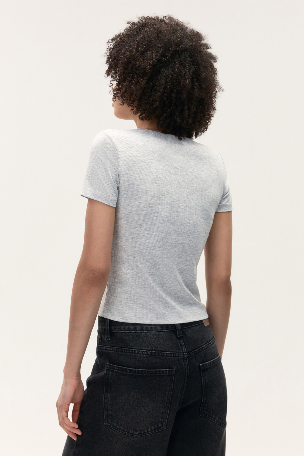 Футболка из фактурного трикотажа - цвет серый - 3