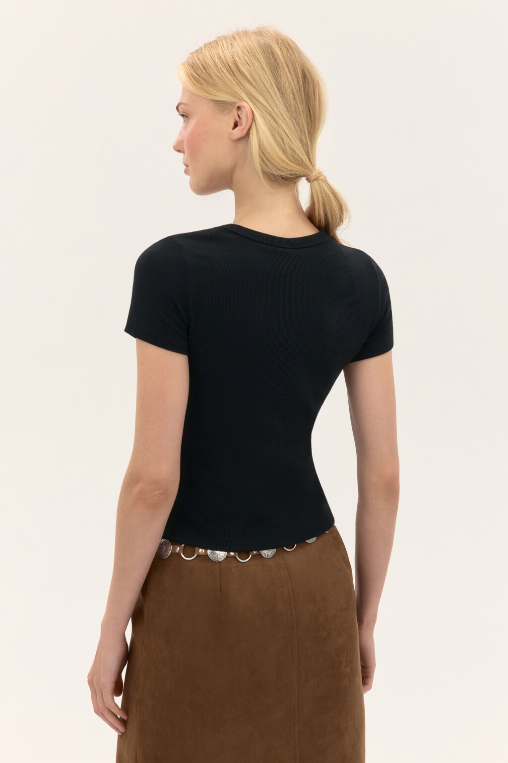 Футболка из фактурного трикотажа - цвет черный - 3