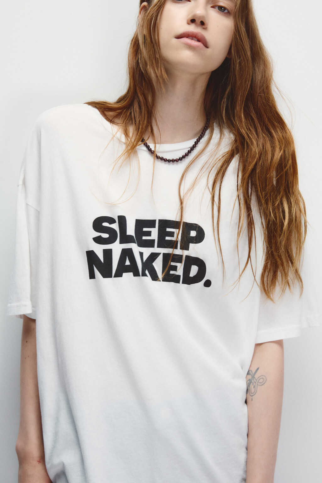 Футболка рваная с надписью - цвет белый - 1