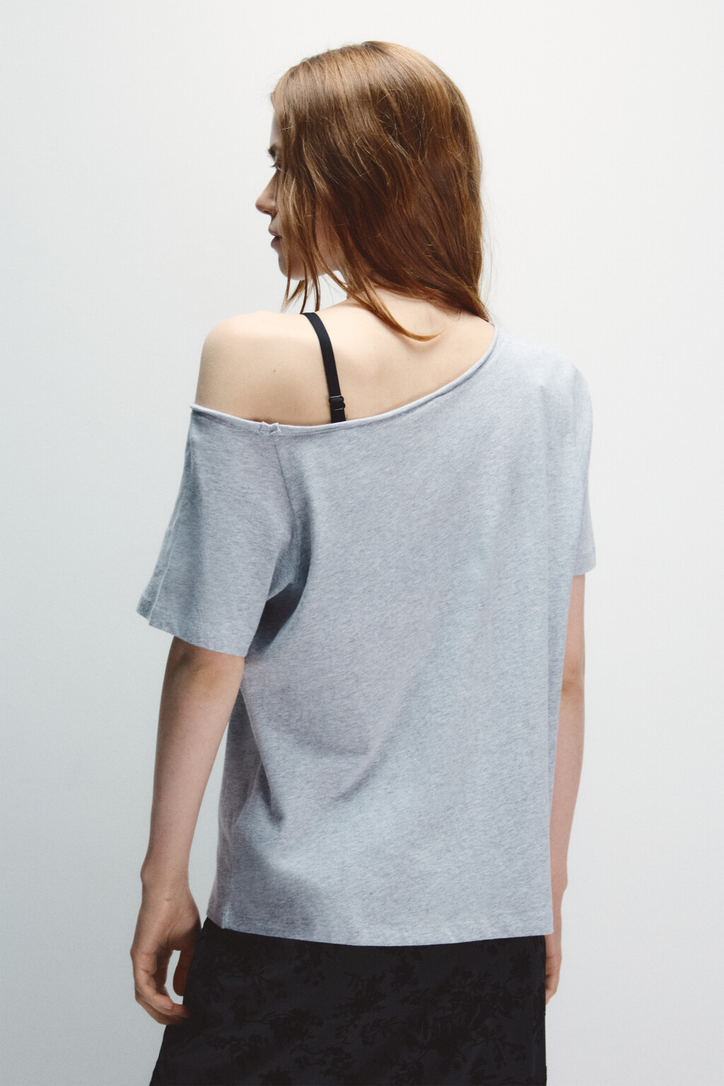 Футболка-топ с открытым плечом - цвет серый - 3