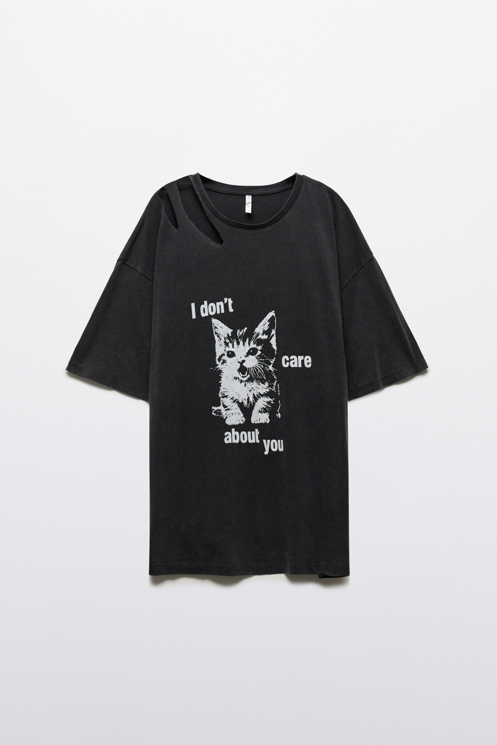 Футболка с рваным плечом и принтом - цвет черный - 8