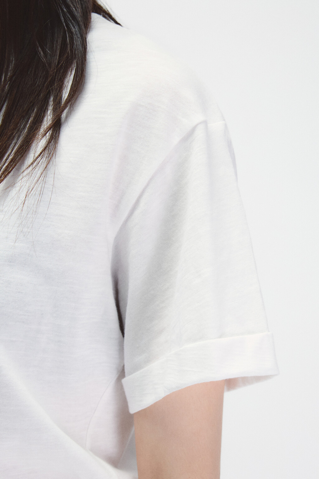 Футболка из тонкого трикотажа - цвет белый - 6
