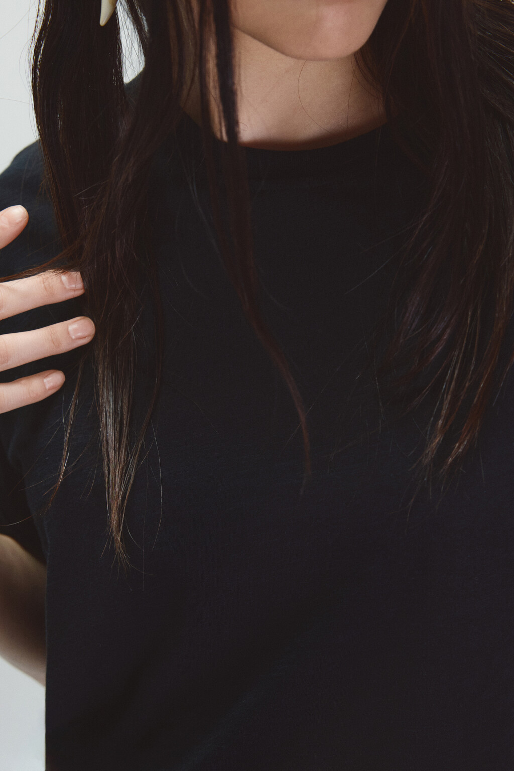 Футболка из тонкого трикотажа - цвет черный - 6