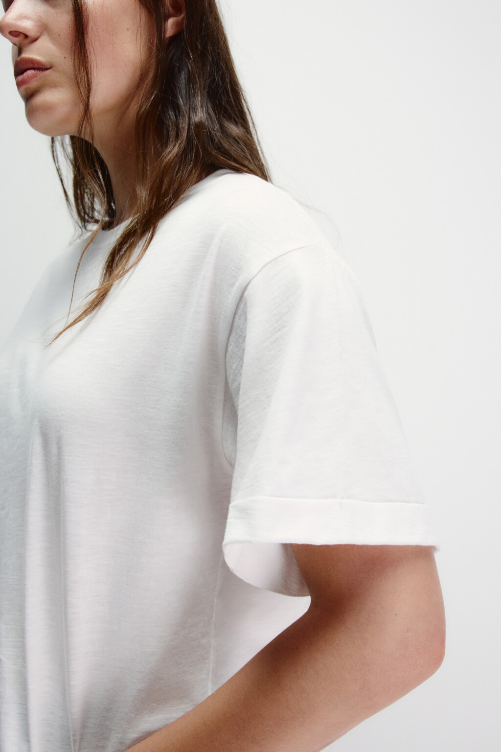 Футболка из тонкого трикотажа - цвет белый - 6