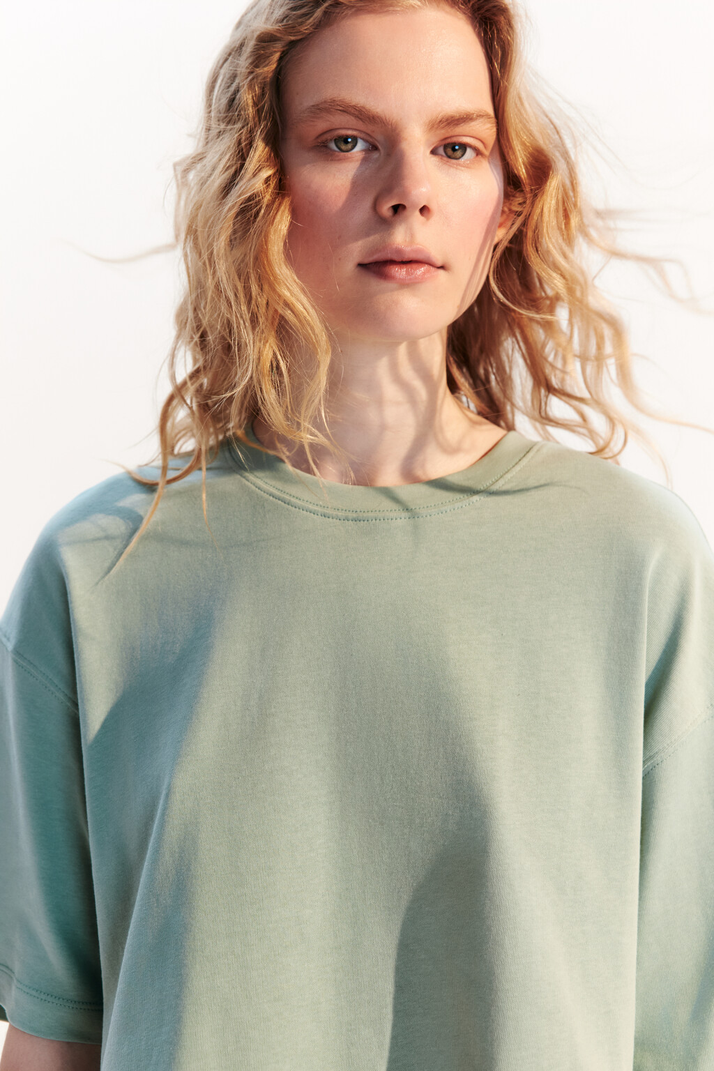 Футболка укороченная свободная - цвет зеленый - 1