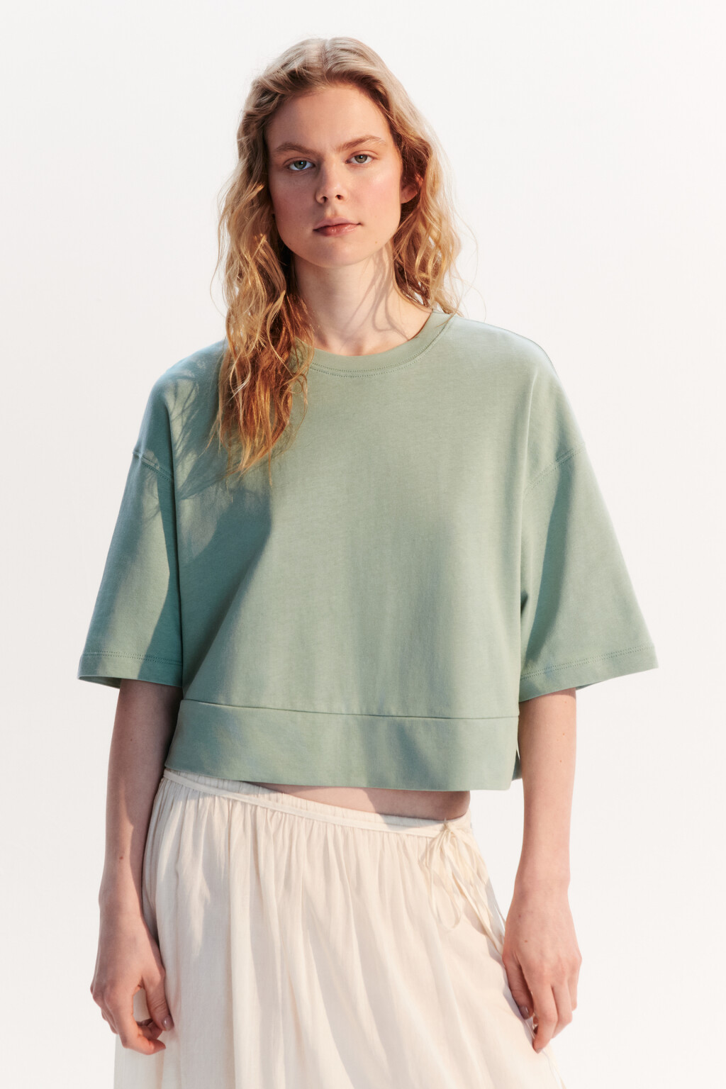 Футболка укороченная свободная - цвет зеленый - 2