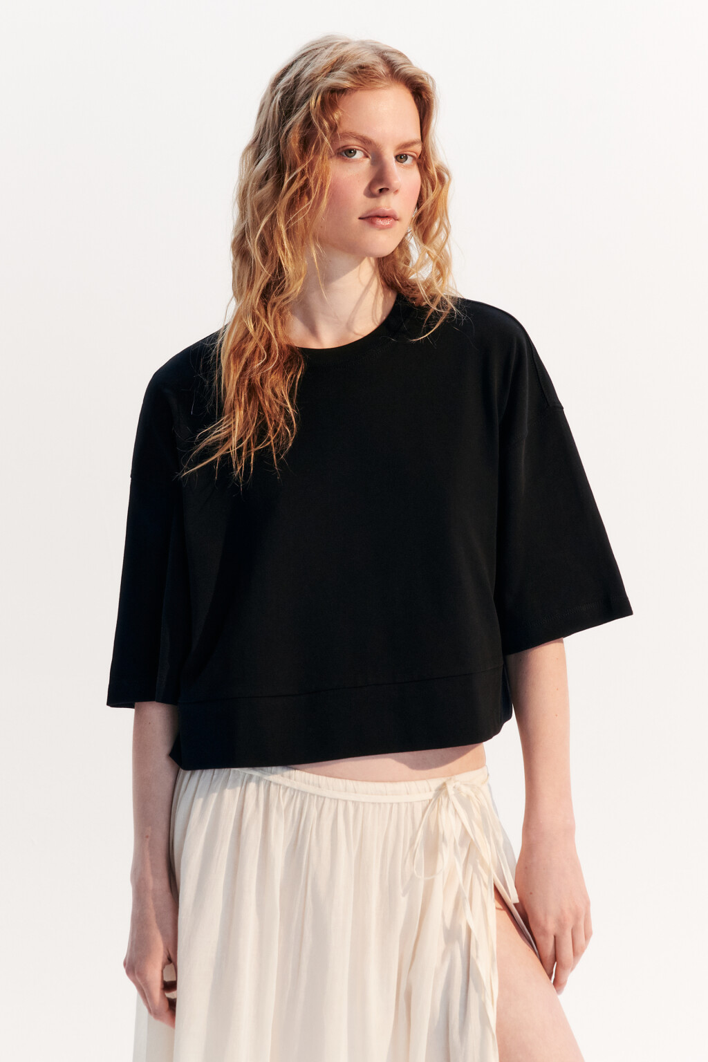 Футболка укороченная свободная - цвет черный - 2