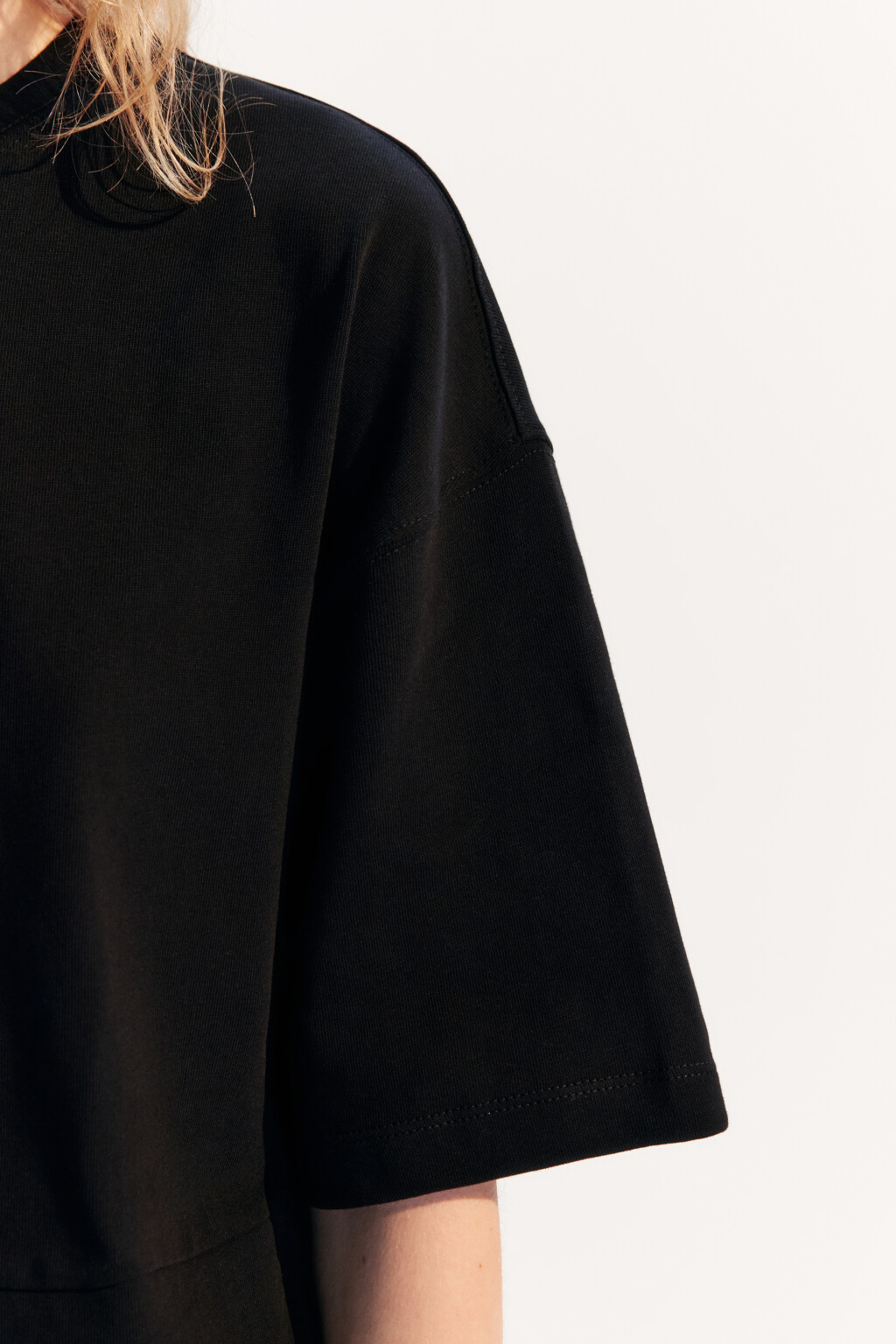 Футболка укороченная свободная - цвет черный - 6