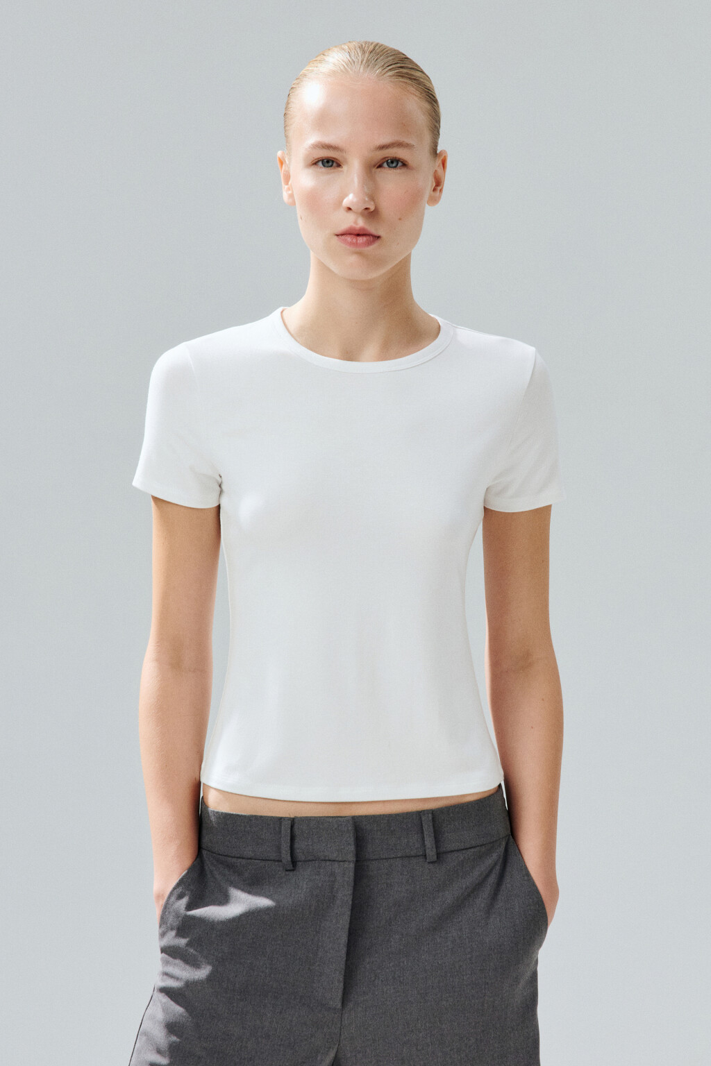 Футболка облегающая из вискозы - цвет белый - 2