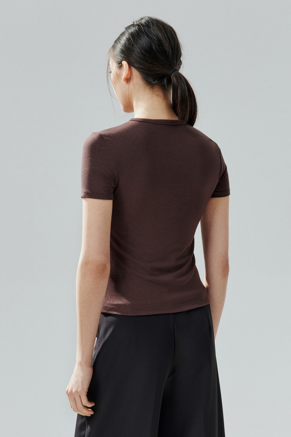 Футболка облегающая из вискозы - цвет коричневый - 3