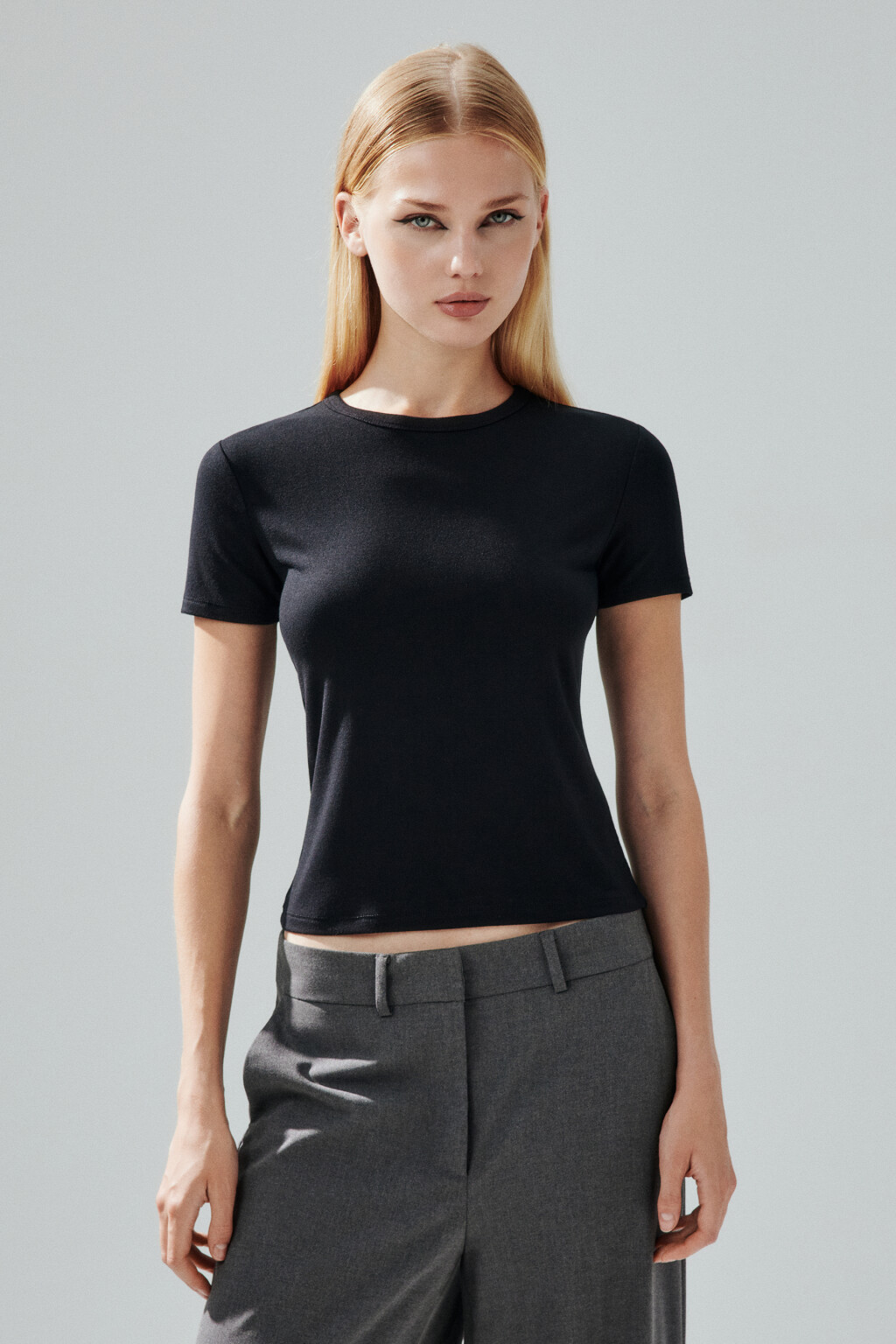 Футболка облегающая из вискозы - цвет черный - 2