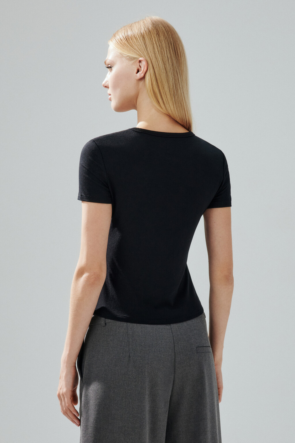 Футболка облегающая из вискозы - цвет черный - 3