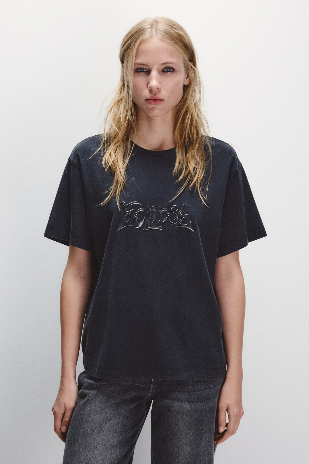 Футболка со стиркой и принтом - цвет серый - 2