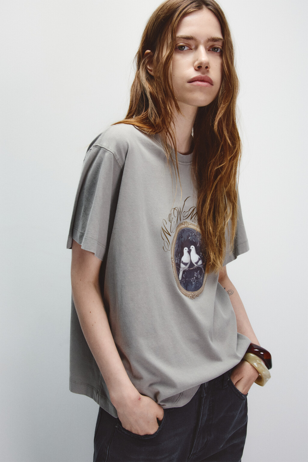 Футболка со стиркой и принтом - цвет бежевый - 1