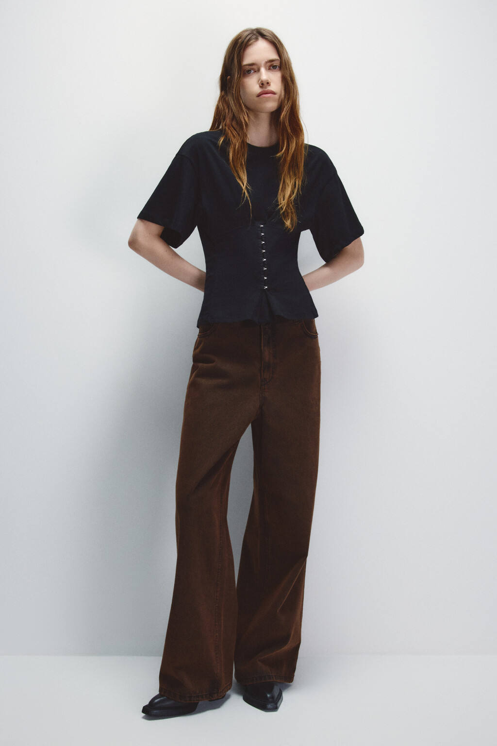 Футболка с корсетом на крючках - цвет черный - 4