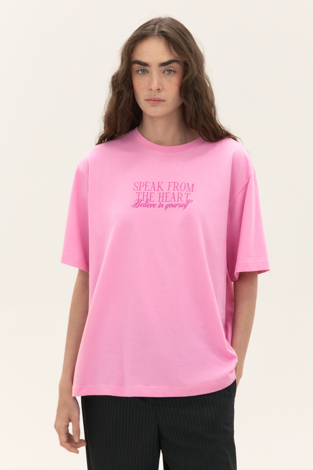 Футболка с принтом-надписью - цвет розовый - 2