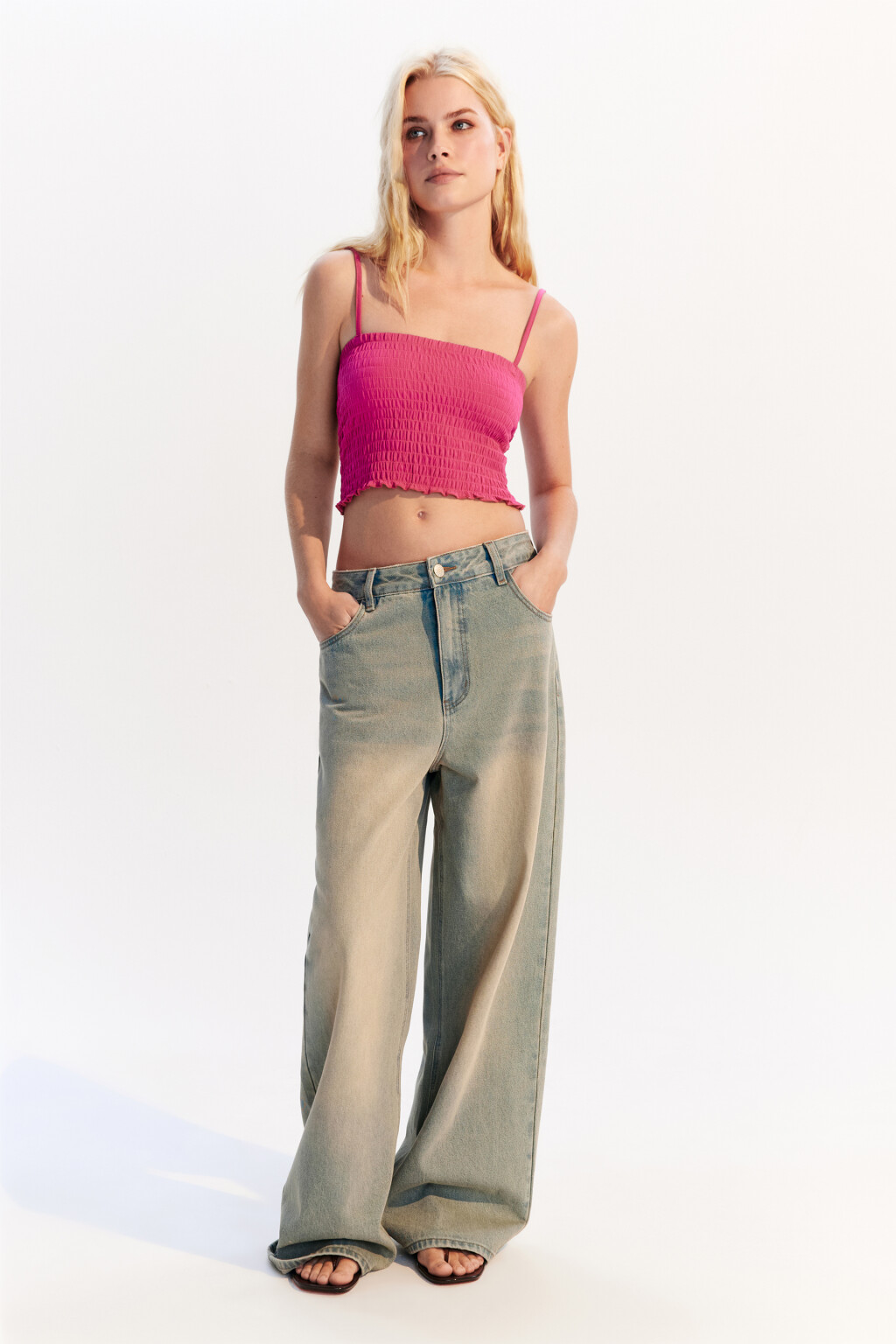 Кроп-топ на тонких бретельках - цвет розовый - 4