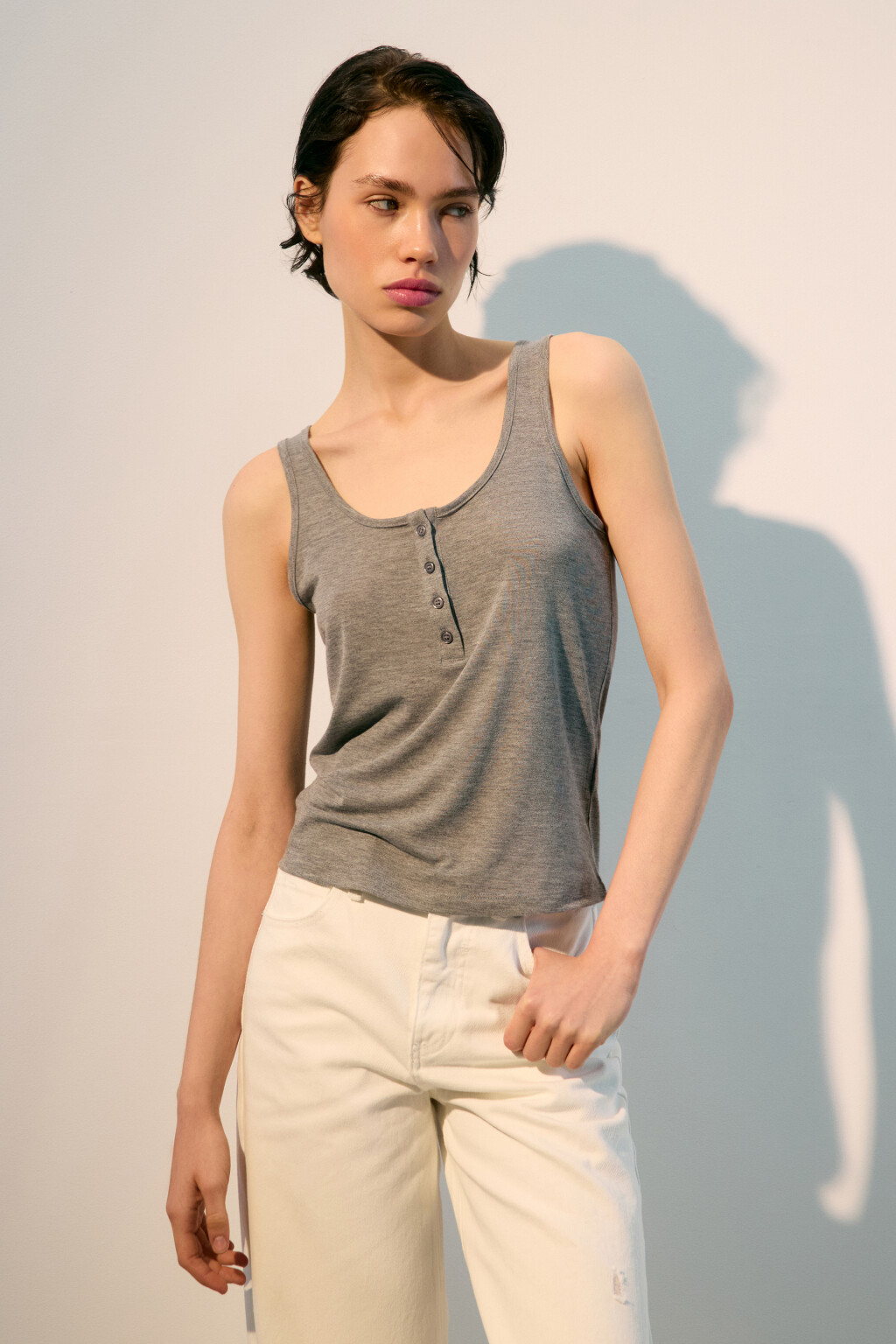 Майка трикотажная с застежкой на груди - цвет серый - 2