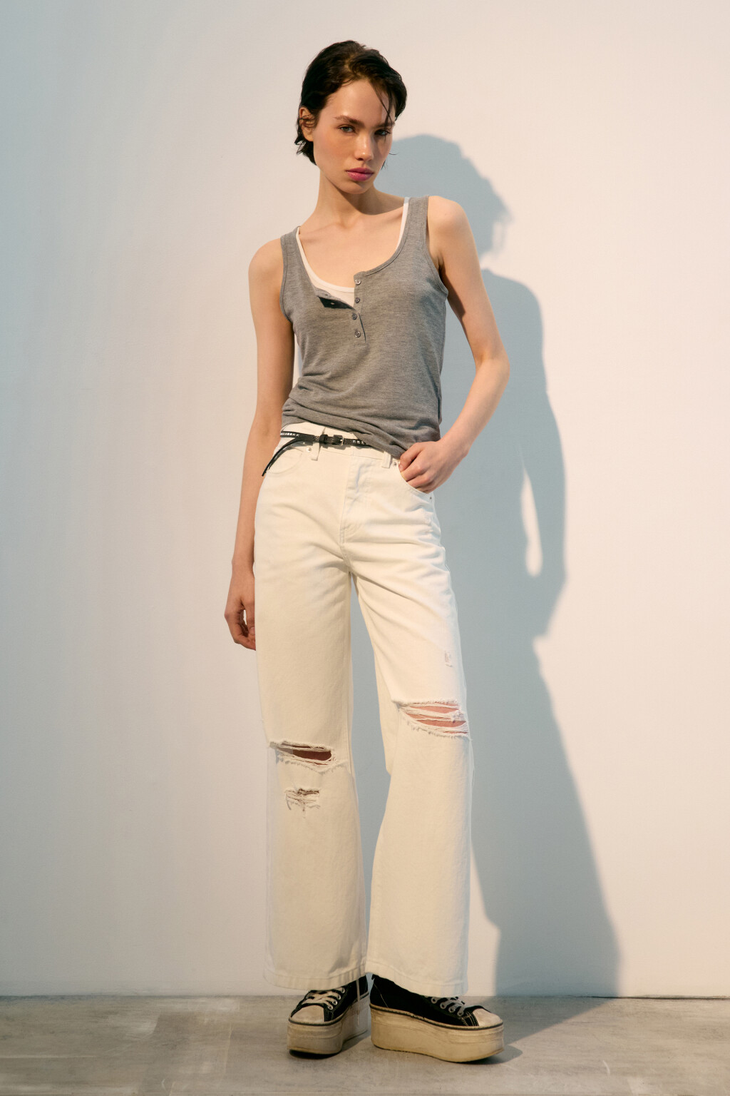 Майка трикотажная с застежкой на груди - цвет серый - 4