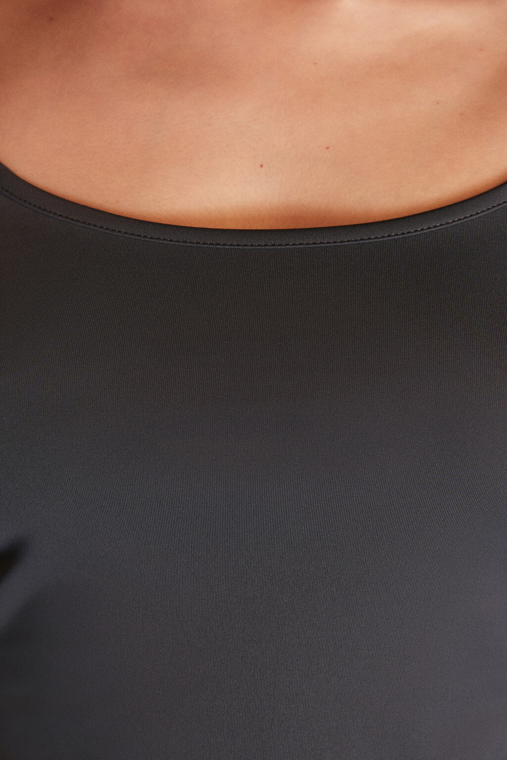 Майка гладкая на тонких бретелях - цвет серый - 5